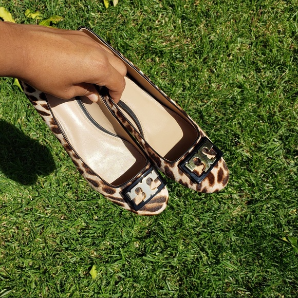 Tory Burch Gigi Leopard Calf Hair Block Heel Pumps - Picture 6 of 9